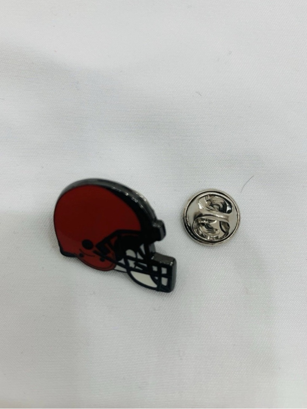 Cleveland Browns NFL Pin Badge Enamel – Football Fan Collectible Hat/Lapel Pin